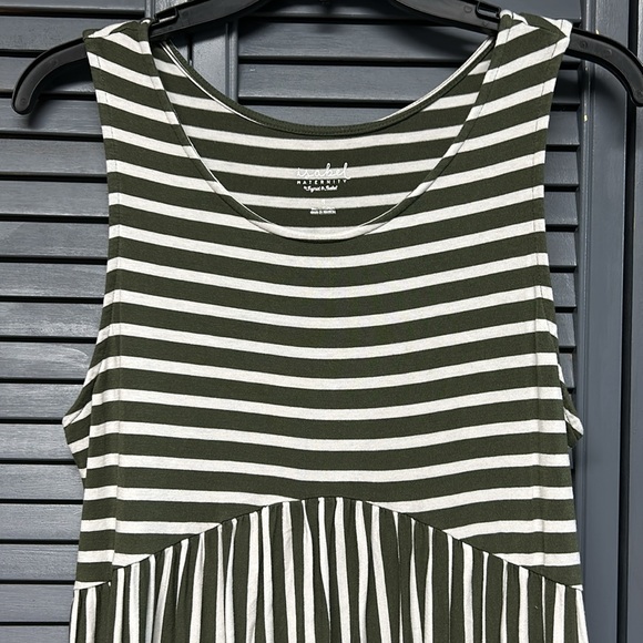 🦋 Women's Small Isabel Maternity sleeveless top - Picture 3 of 7